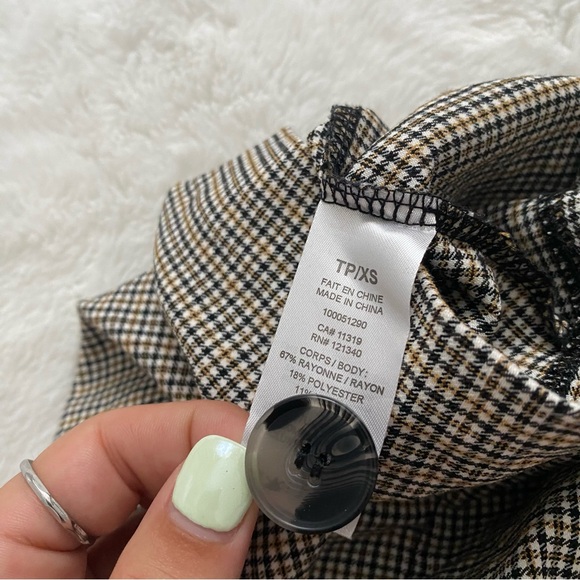 DYNAMITE | High rise button skirt - Picture 7 of 8